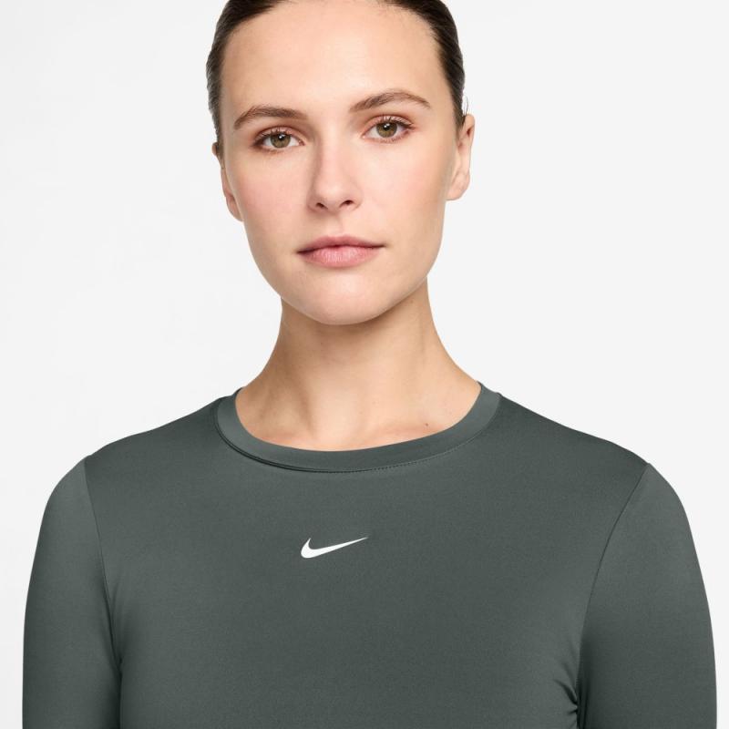 Nike One Dri-Fit Fitted Langermet genser Dame Grønn
