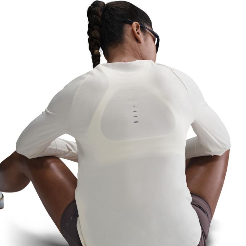 Nike Swift Dri-Fit langermet genser med rund hals Dame Hvit - Bilde 4